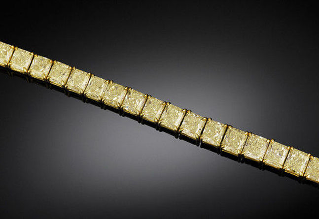 fancy-diamond-bracelet